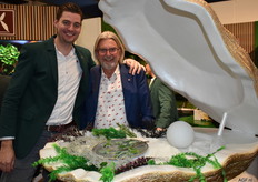 Rob Baan descubrió la Oysterleaf con saltyfinger. Merece la pena probarla y dejarse sorprender por su sabor salado. Izquierda Stijn Baan.