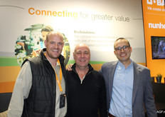 Ben de Nijs trabaja para Nunhems como jefe de cultivo de melones y sandías en Florida. En la foto con sus colegas Michiel Weijters y Josue Samano
