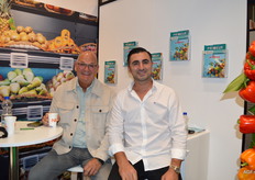 Antonio Oken y Ferhat Tivsiz, de Yilmaz Radijs