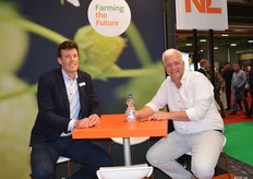 Nikki Hulzebos, de GroentenFruit Huis, y Jelte van Kammen mantuvieron buenas conversaciones sobre sostenibilidad.