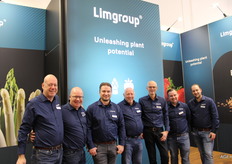 Jurgen Verheyen, Marco Peeters, Roland Sweijen, Stefan Pohl, Vincent Deenen, Sjoerd Gipmans y Puck Hermans, de Limgroup, obtentor de fresas y espárragos.