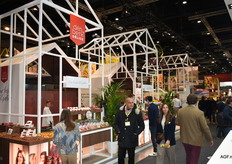 Las construcciones de Coöperatie Hoogstraten y Den Berk Délice llamaron poderosamente la atención en el pabellón flamenco