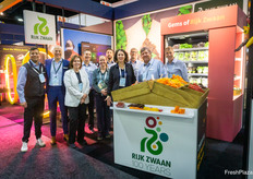 El equipo de Rijk Zwaan estuvo presente para mostrar sus hortalizas de invernadero y de campo abierto, y frutas, como melones y frutos rojos. En la foto Alyssa Wilson, Rick Falconer, Gretchen Raymond, David Perry y Jan Doldersum, Alfredo Noriega Harry Burman, Bradley Breedveld y Marleen van der Torre.