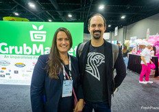 Arlette Sijmonsma, de HortiDaily, con Adam Greenberg, de IUNU