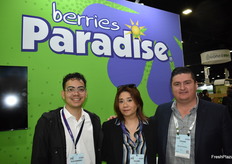 Alejandro Mejía, Yulma Amador y Cesar Ortiz con Berries Paradise.