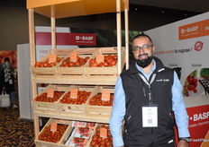 Nasir Ahmed, responsable de la cadena de valor de BASF. La empresa anuncia nuevas variedades de tomate para los productores marroquíes orientados a la exportación