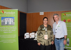 Saida Bennaji y Alwin Sholten, de PlantoSys, proveedor neerlandés de bioestimulantes recientemente establecido en el mercado marroquí.