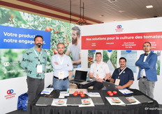 El Mehdi Ait Ali y el equipo de Armando Álvarez, proveedores de soluciones plásticas para la horticultura
