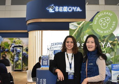 Laura Cosano y Ellen Kim con Fall Creek.