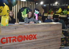 Las encantadoras azafatas de Citronex, un exportador polaco de bananas y tomates.