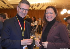 André Oehen (Bachmann AG) y Kathrin Kuske (DP World) completan de buen humor la segunda jornada de la feria.