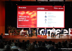 El segundo bloque concluyó con una mesa redonda titulada "Mercado de Europa y Reino Unido", en la que participaron los ponente Liam Booles y David del Pino, junto a Jorge Ignacio Brotons, Director Comercial de Bonnysa Agroalimentaria; Rubén Henríquez, Senior Commercial Buyer/Seller en Metro VTO;, y Rafael Lis, gerente de Tomate Lis