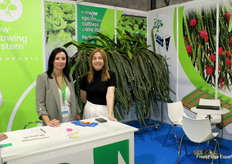 Ana Navarro y Manuela Belmonte, de NGS, que mostraron en la feria sus avances en el cultivo hidropónico de pitaya