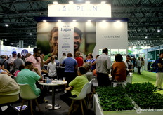 Almuerzo multitudinario en el stand de Semilleros Saliplant