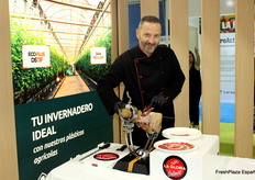 El sabor, y más de productos andaluces como el jamón, acompañó en todo momento a los visitantes de Infoagro. En la foto, el cortador profesional Pedro Jesús Fornieles
