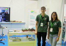 Darius Vancea junto a María Martín, de la escuela de formación profesional de la rama agraria, EFA Campoamor