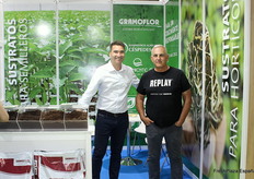 Salvador Pellicer junto a José Gómez, en el stand de Gramoflor