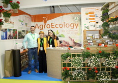 Pablo Viñolo, de GAT Fertilíquidos, acompaña a Remedios Fernández y Carmen Reyes, de AgroEcology