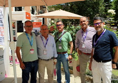 Leandro Reina, de Syngenta, Pedro Pérez, de la distribuidora Pedro Pérez Agrícola, Juan Fernández, de Lainco, Luis Olmedo, de Gat Fertilíquidos, y Alberto Díaz, de Syngenta