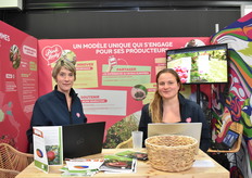 Nadine Seux y Julie Ruch en el stand de Pink Lady