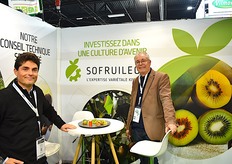 Fabien Bec y Jean-Pierre Caruelle en el stand de Sofruileg