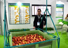 Guillaume Reveau, del CTIFL, junto a PIXFEL: una herramienta de evaluación rápida de la calidad de las manzanas en el momento de la cosecha