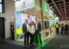 Gerard Janssen, Kristina Hamill y James Taylor, de CN Seeds, activos con diversos cultivos de lechugas y hierbas para invernaderos y granjas verticales, entre otros.