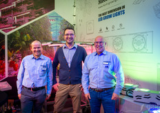 Thomas Henninger de Zorbau en el stand con Franky van Looveren y Koen Vangorp de Mechatronix.