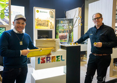 Ayten Schwertz y Clayton Hiskens, Beehero.