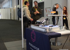 Charlas animadas en el stand de Robovision.