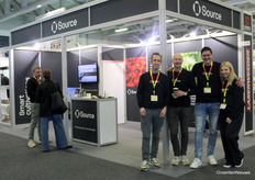 Thom van den Berg, Matthias Stammen, Steven Madern y Vira Mayuk (Source.ag). Al fondo, Rien Kamman habla con un visitante.