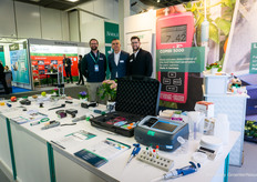 Benedikt Pircher, de Pessl instruments, con Philip Baumgardt y Marjan Karlovic, de Step Systems