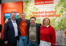 John Meyer, de Fischer Farms, y Mao Liu, de Van der Knaap