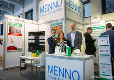 Los productos de Menno Chemie ayudan a los productores de todo el mundo con su higiene. En la foto, Denis Karat, Diana Bicking y Christian Eidam.