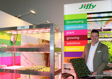Wim Braam con Jiffy Gel, un nuevo medio de cultivo