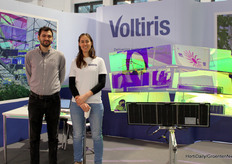 Los paneles solares especiales de Voltiris se ven cada vez en más invernaderos y ferias.