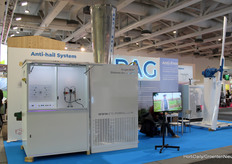 Este sistema antigranizo no podía faltar