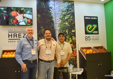 Freek Knol, Carlos Arana y Aaron Torres con Enza Zaden