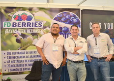 Jose Roberto Montes Contreras, Jorge Guiterrez con FD Berries y Andrew Pidgeon con Fibredust