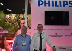 Roman Mazlov y Alexander Mehuev, de Signify, tienen un gran proyecto en Azerbigian con luces LED, para tomates con el grupo Buta.