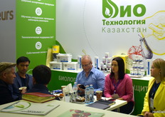 Muchas conversaciones interesantes en el stand de Bio Technology Saule.