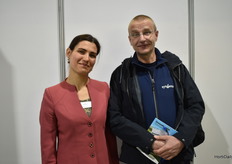 Julia Troitskaya Flores de Syngenta KAM y Dmitriy Galyapi Jefe de la Unidad de Negocio de semillas hortícolas de Kazajstán y Asia central.