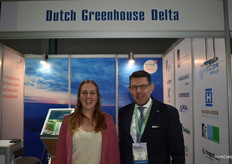 Mirjam Boekestijn y Bouke Arends (alcalde). Dutch Greenhouse Delta, es una fundación que representa al sector hortícola holandés y promociona el sector a nivel internacional mediante eventos de misiones comerciales entrantes y salientes.