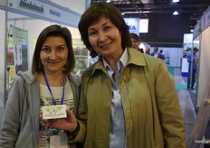 Irina Kazmukhanova y Almira Nailova con Creative- Society.