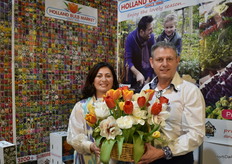 Nienke van der Burg y Ron Rovers con Holland Bulb Market, venta no sólo de bulbos de tulipán, sino también de amarilis, jacintos, iris y allium.