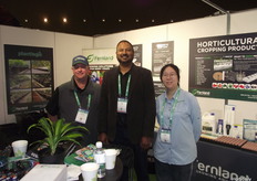 Anthony Challenger y Zak Iqbal, de Fernland, y Joyce Zhu, de Plantlogic.
