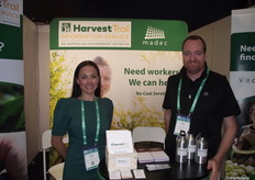 Kristy Banks, del Harvest Trail Information Service, y Julian Banks, de MADEC Australia.