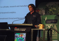 Tyson Peterswald, del DPI de Nueva Gales del Sur, habla de la investigación de su departamento sobre agronomía, patología y entomología del cannabis medicinal.