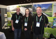 James Downey de GreenlifeGro, Maruzaan Booyse del Grupo Armando Alvarez y Ray Vallet de GreenlifeGro.