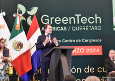 Geoffrey van Leeuwen, ministro de Asuntos Exteriores